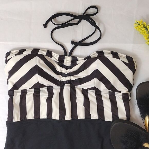 GUESS Black White High Waist Bandeau One Piece Swimsuit Medium - Picture 2 of 13